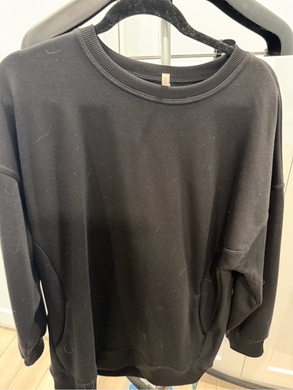 HALARA Black Crewneck Sweater